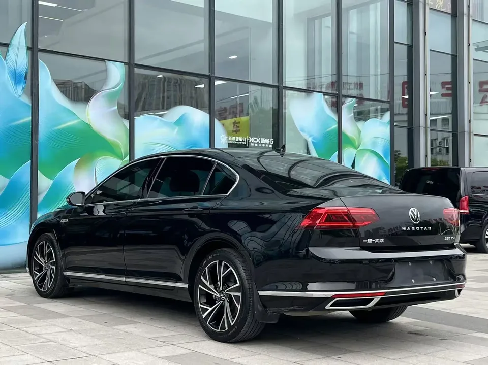 Volkswagen Magotan 330TSI DSG 30th Anniversary Edition 2022 — миниатюра 2