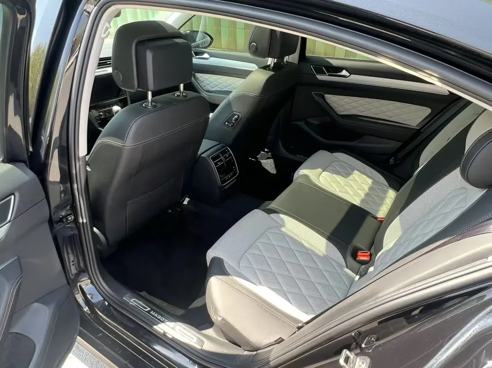 Volkswagen Magotan 2 million units public enjoyment model 330TSI DSG luxury model 2024 — миниатюра 3
