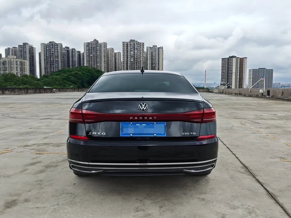Volkswagen Passat facelift 330TSI Elite Edition 2023 — миниатюра 2