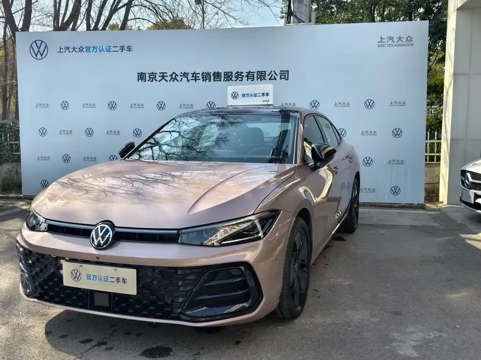 Volkswagen Passat 2024