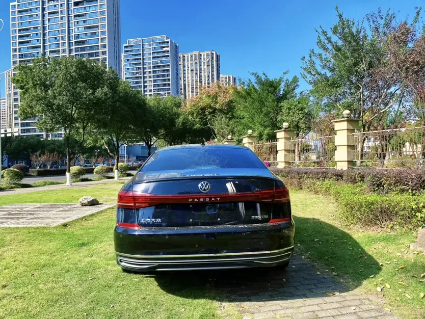 Volkswagen Passat Passat 2022 330TSI Starry Sky Premium Edition 2022 — миниатюра 2