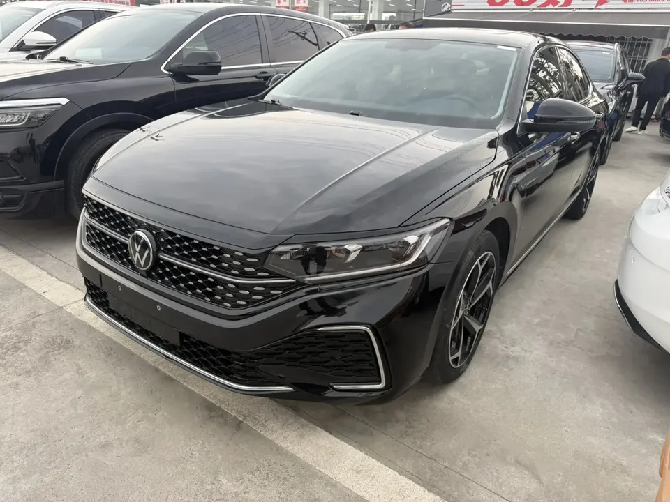Volkswagen Passat 2023