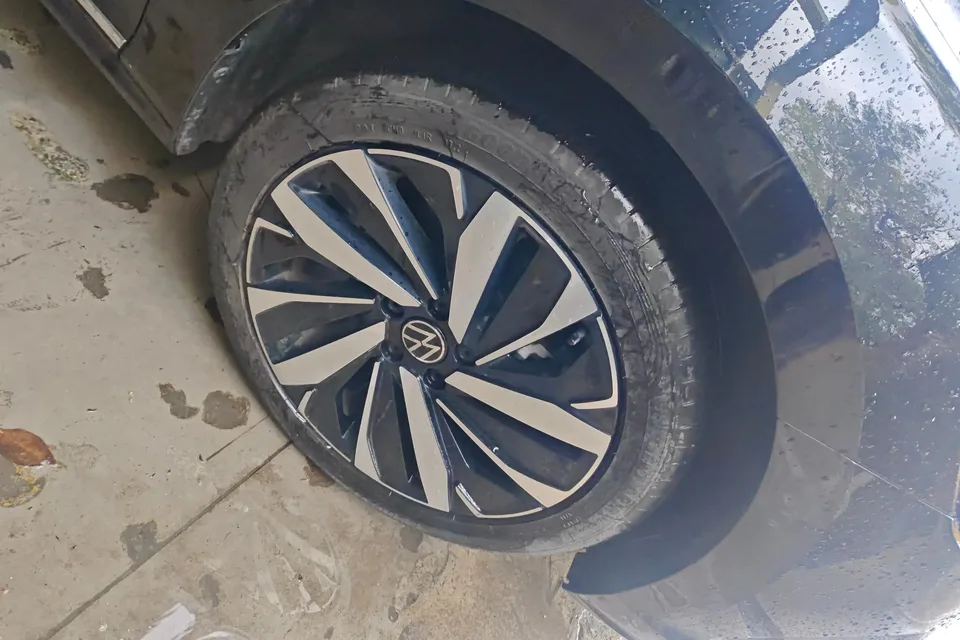 Volkswagen Passat Passat 2023 330TSI Premium Edition 2022 — миниатюра 5