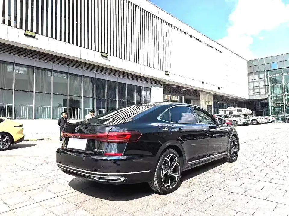 Volkswagen Passat facelift 330TSI Elite Edition 2023 — миниатюра 2