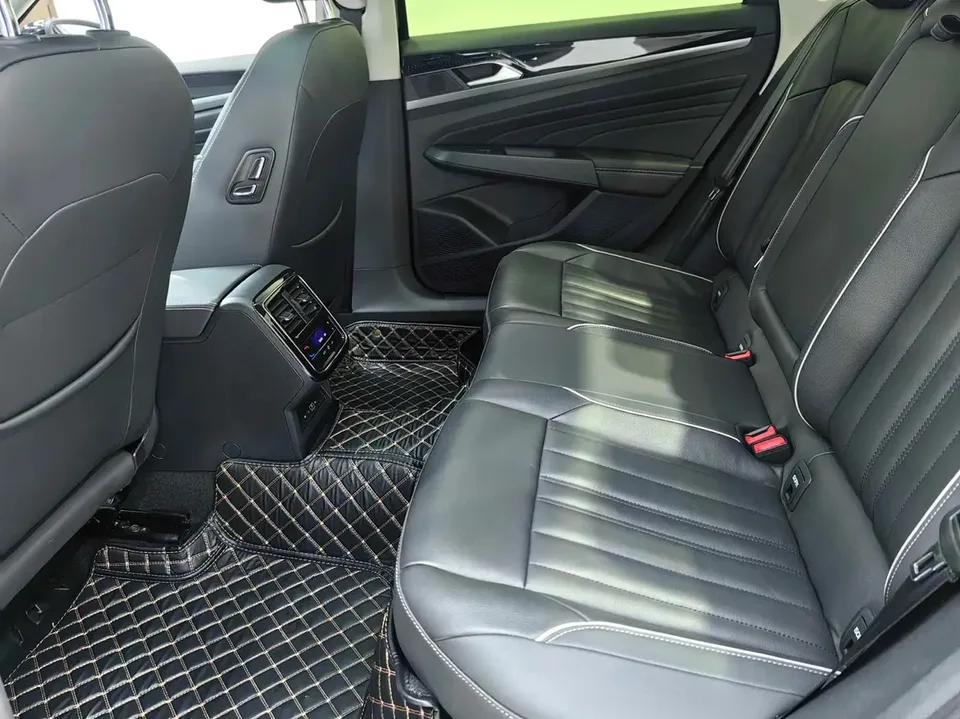 Volkswagen Passat facelift 330TSI Elite Edition 2023 — миниатюра 3