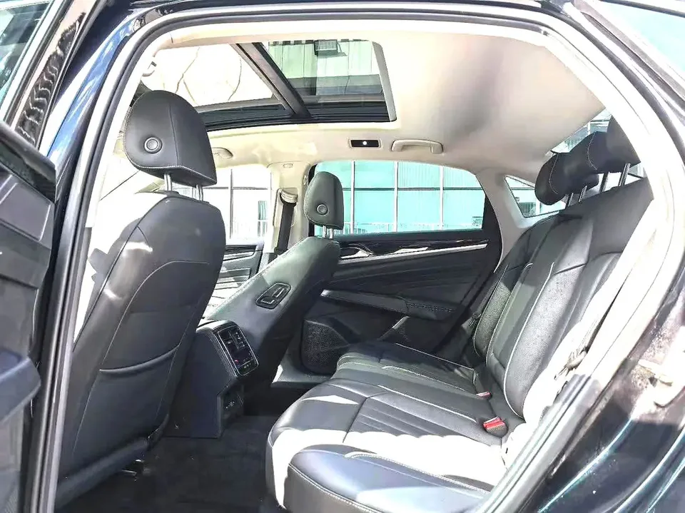 Volkswagen Passat facelift 330TSI Elite Edition 2023 — миниатюра 5