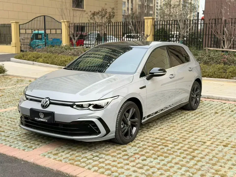 Volkswagen Golf golf 2023 280TSI DSG R-Line Lite 2023 — photo 1, buy with delivery to Moscow