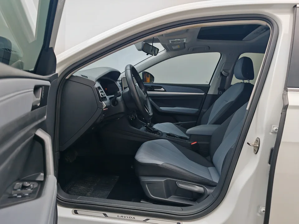 Volkswagen Lavida 300TSI DSG Full Edition 2024 — миниатюра 3