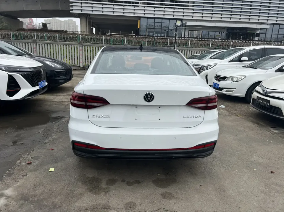 Volkswagen Lavida Lavida 2023 1.5L Automatic Fully Edition 2023 — thumbnail 2