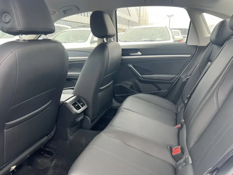 Volkswagen Lavida Lavida 2023 1.5L Automatic Fully Edition 2023 — thumbnail 3
