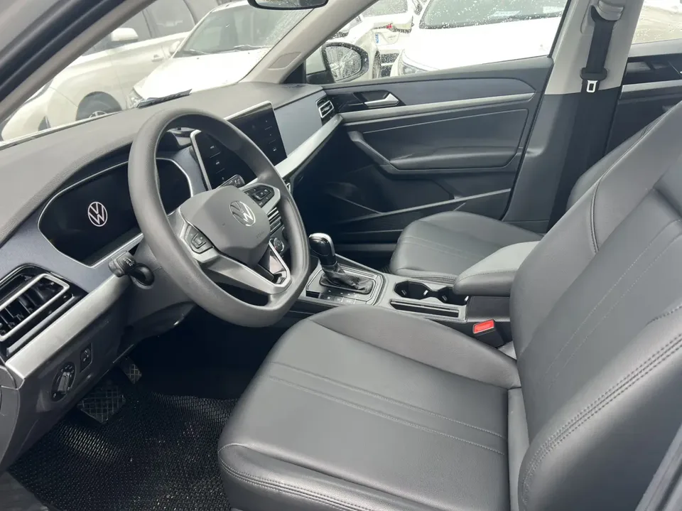 Volkswagen Lavida Lavida 2023 1.5L Automatic Fully Edition 2023 — thumbnail 5