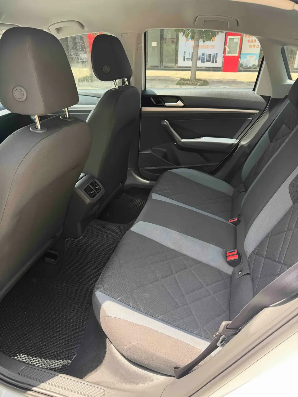 Volkswagen Lavida facelift 1.5L automatic 5 million version 2023 — миниатюра 3