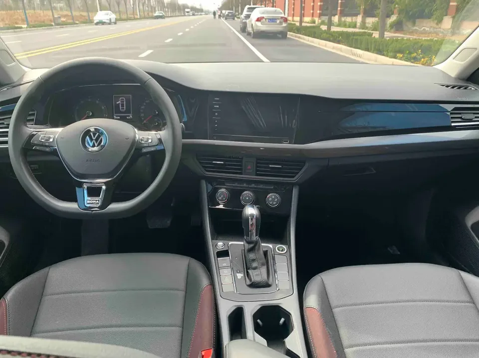 Volkswagen Bora Bora 2021 1.5L automatic comfort intelligent connected version 2022 — миниатюра 3