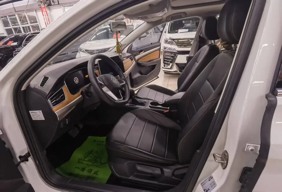 Volkswagen Bora Bora 2024 280TSI DSG Comfort Edition 2024 — thumbnail 3