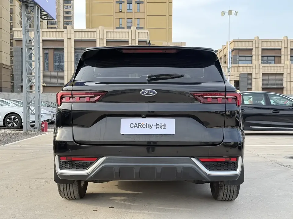 Ford Equator Sport EcoBoost 170 Platinum Edition 2023 — миниатюра 2