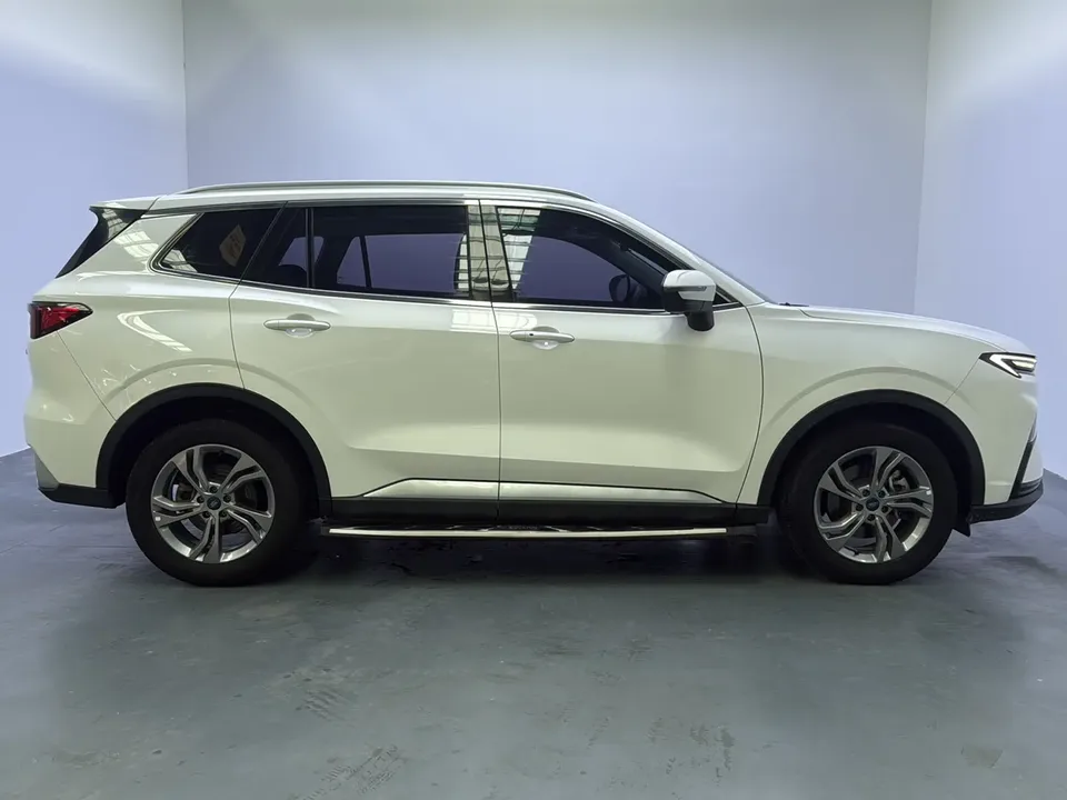 Ford Equator Sport EcoBoost 170 Platinum Edition 2023 — миниатюра 2