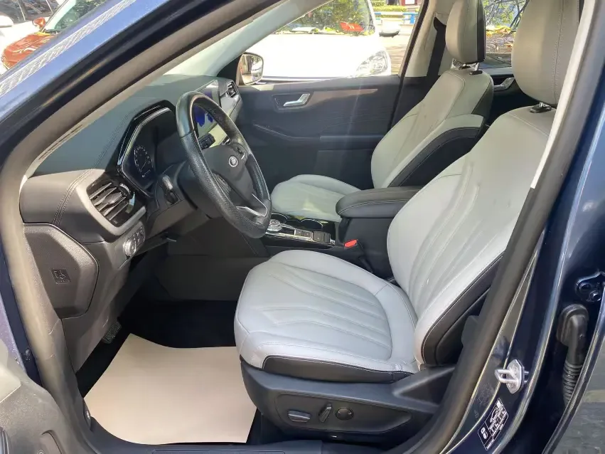 Ford Escape EcoBoost 245 2WD Leisure Edition 2023 — миниатюра 4