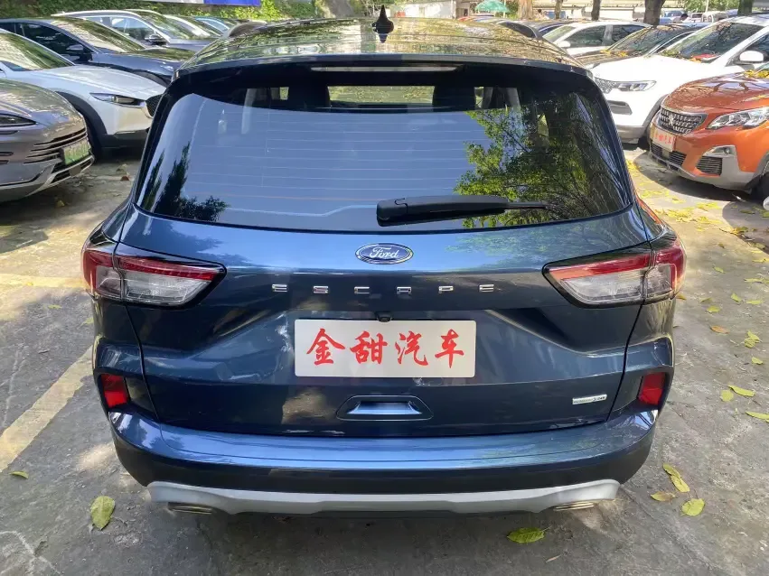Ford Escape EcoBoost 245 2WD Leisure Edition 2023 — миниатюра 5