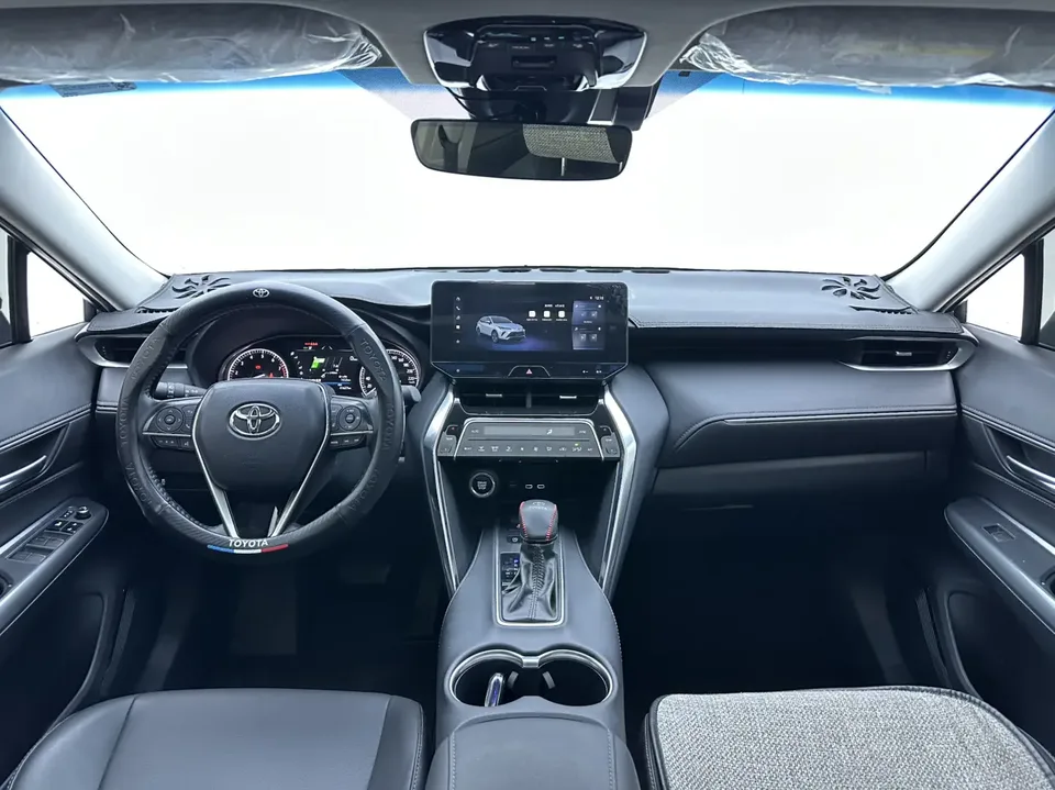 Toyota Venza 2.0L CVT two-wheel drive luxury version 2024 — миниатюра 2