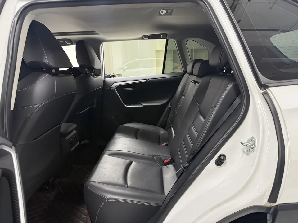 Toyota RAV4 2.0L CVT 2WD Fashion PLUS Edition 2023 — миниатюра 4
