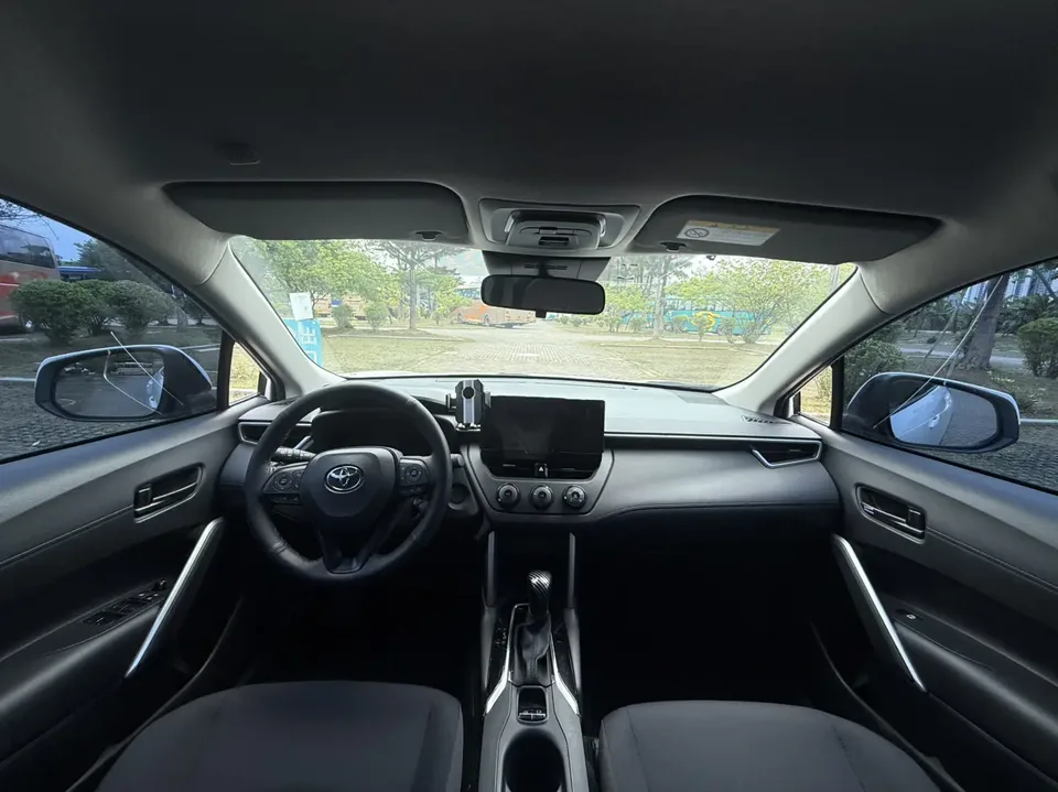 Toyota CorollaCross 2.0L CVT Pioneer Edition 2024 — миниатюра 3