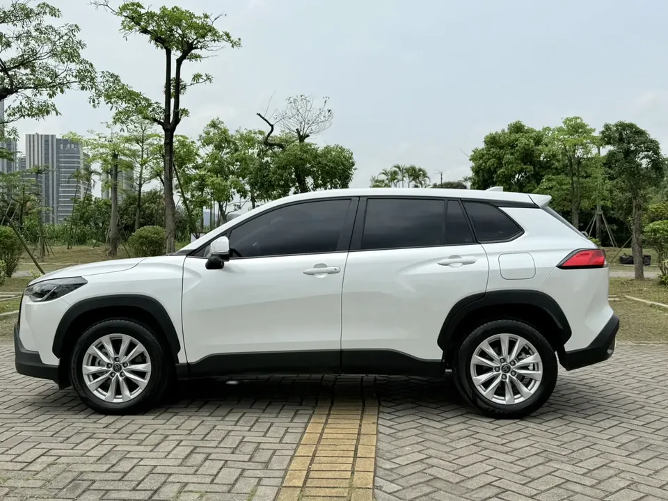 Toyota CorollaCross 2.0L CVT Pioneer Edition 2024 — миниатюра 4