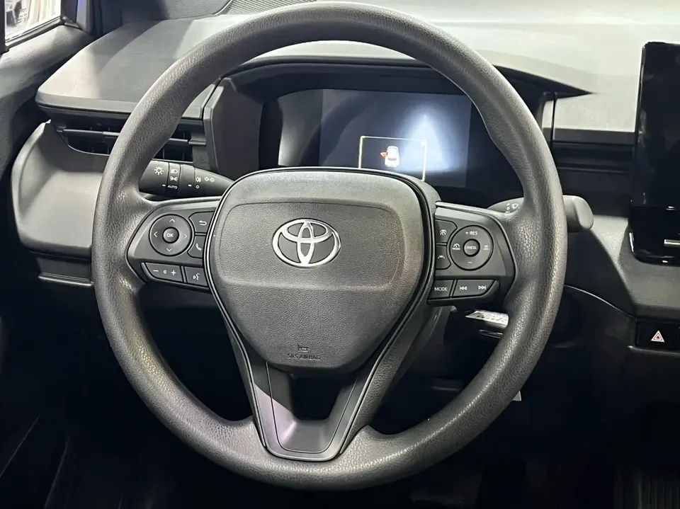 Toyota CorollaCross 2026 Toyota Corolla 2.0L CVT Pioneer Edition 2026 — миниатюра 3