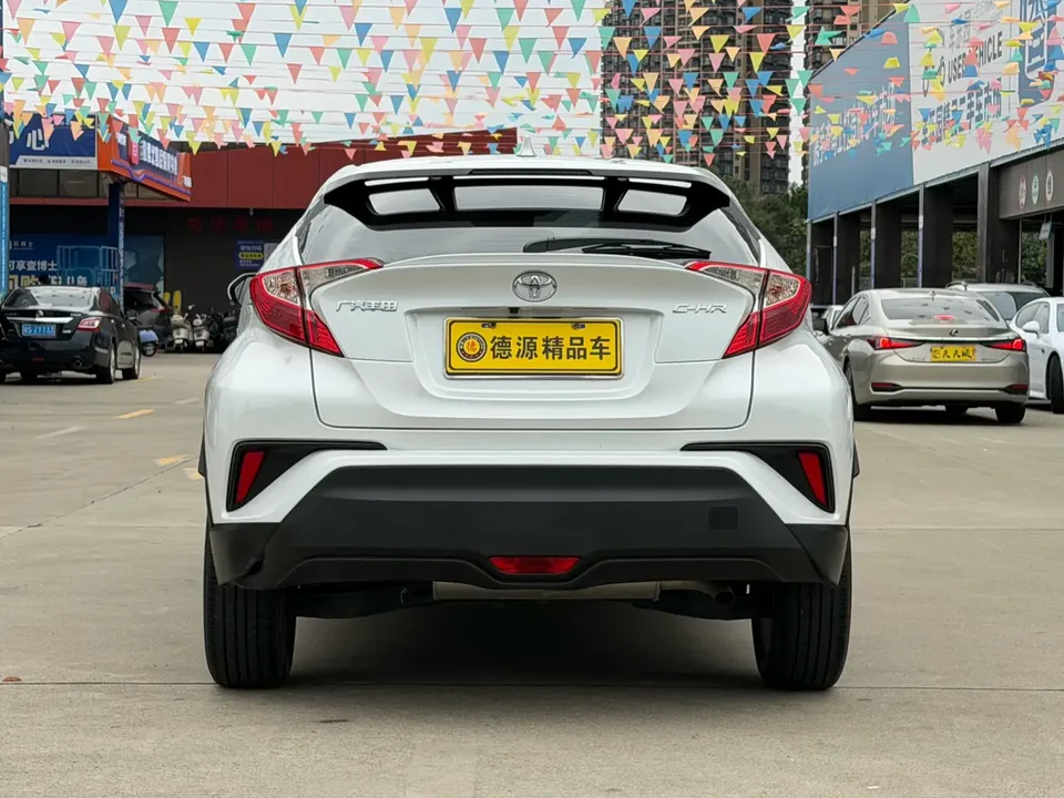 Toyota C-HR 2.0L Leading Edition 2022 — миниатюра 2