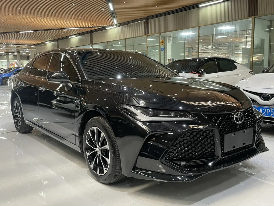 Toyota Avalon asian dragon 2022 2.0L Deluxe Edition 2022 — photo 1, buy with delivery to Moscow