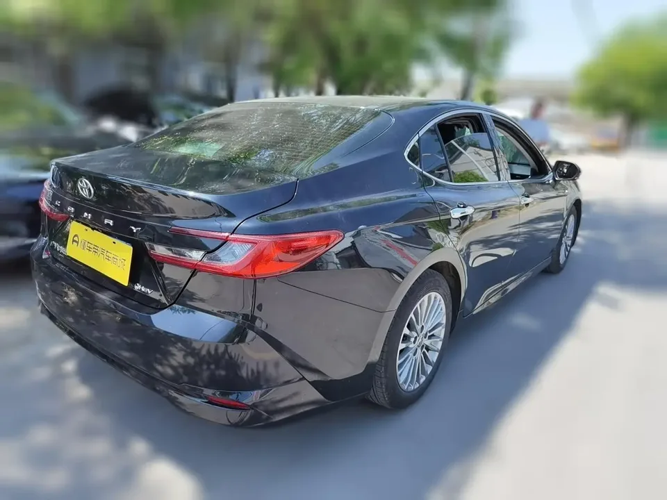 Toyota Camry Hybrid 2.0HGVP Luxury Edition 2025 — миниатюра 4
