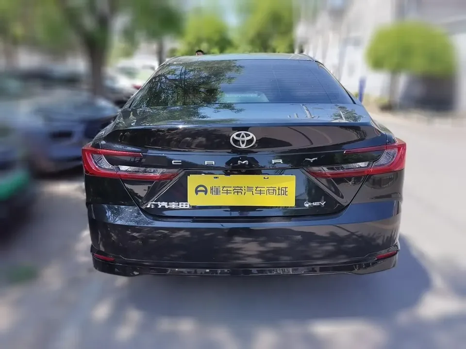 Toyota Camry Hybrid 2.0HGVP Luxury Edition 2025 — миниатюра 5