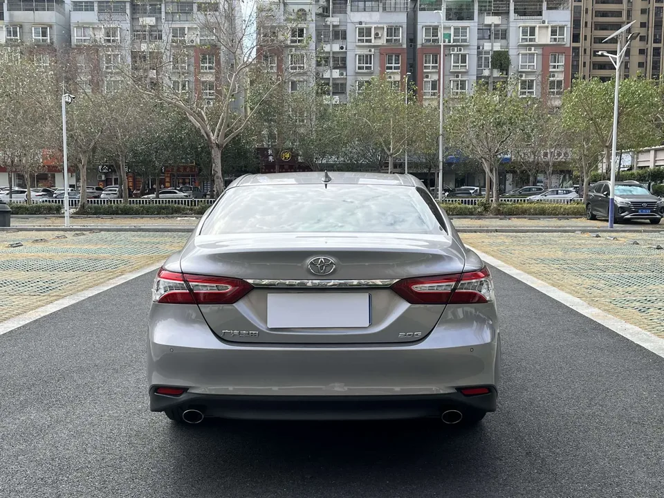 Toyota Camry 2.0E Elite Edition 2023 — миниатюра 2