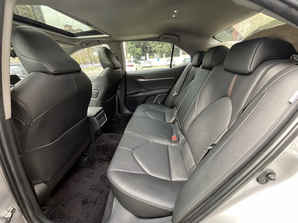 Toyota Camry 2.0E Elite Edition 2023 — миниатюра 3