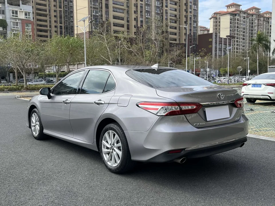 Toyota Camry 2.0E Elite Edition 2023 — миниатюра 4