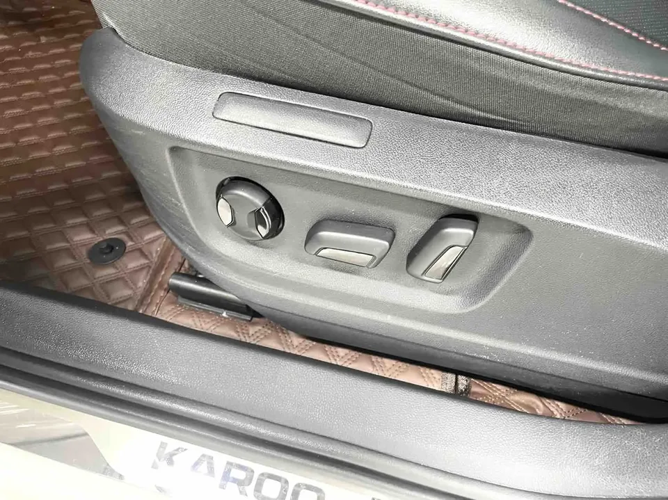 Skoda Karoq 2022 Karoq TSI280 Premium Edition 2022 — миниатюра 5
