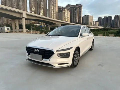Hyundai Famous pictures 2022 buy in Moscow