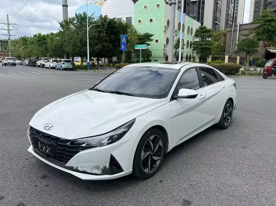 Hyundai Elantra 2023