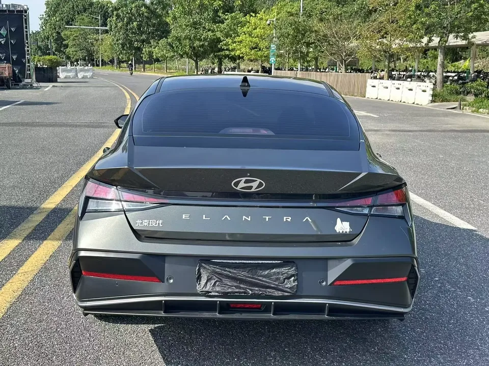 Hyundai Elantra 1.5L CVT GLX Elite Edition 2024 — миниатюра 4