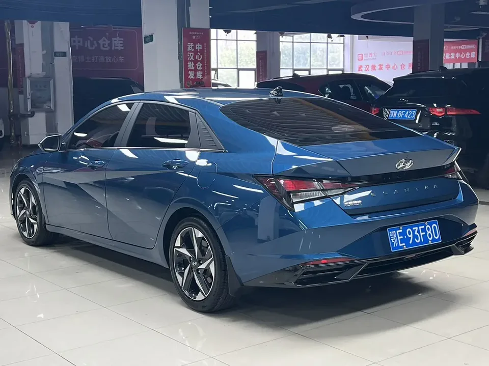 Hyundai Elantra 1.5L CVT GLX Elite Edition 2023 — миниатюра 4