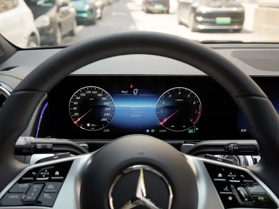 Mercedes-Benz GLB-Class facelift GLB 220 Dynamic 2024 — миниатюра 4