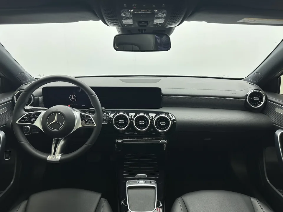 Mercedes-Benz Mercedes Benz A Class Mercedes-Benz A-Class 2023 A 180 L 2023 — миниатюра 4