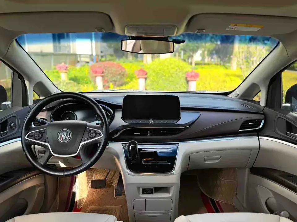 Buick GL8 GL8 2023 Buick GL8 2023 Land Business Class 2.0T Comfort Edition 2023 — thumbnail 2