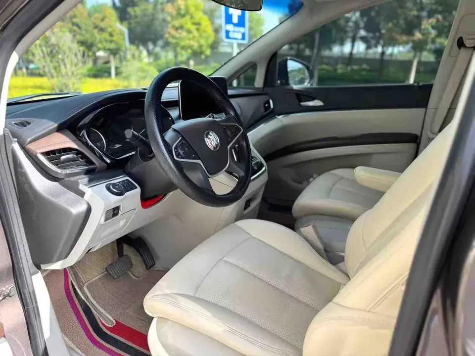 Buick GL8 GL8 2023 Buick GL8 2023 Land Business Class 2.0T Comfort Edition 2023 — thumbnail 3