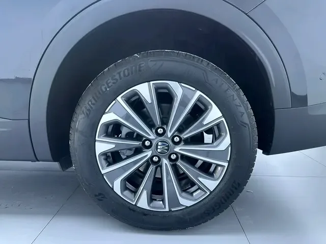Buick Envision 2025 Envision Envision Plus 28T 2WD Platinum Edition 2025 — миниатюра 3