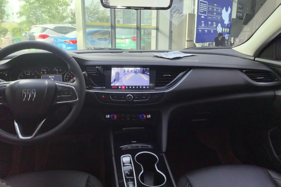 Buick Majesty Regal 2024 25T Super Edition 2023 — миниатюра 2
