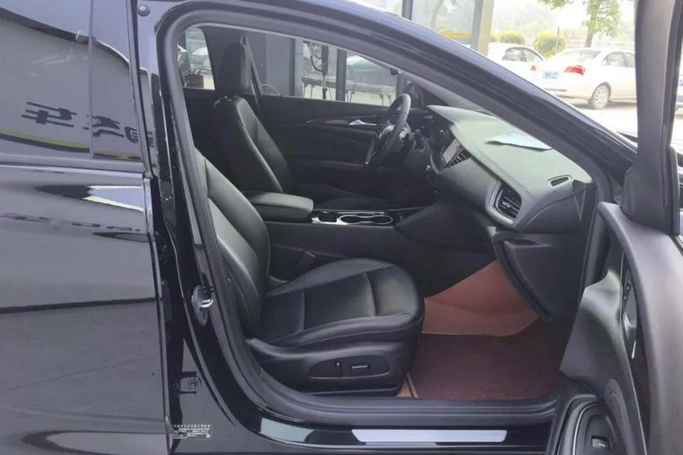 Buick Majesty Regal 2024 25T Super Edition 2023 — миниатюра 3