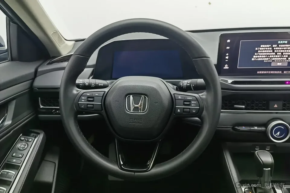 Honda Inspire 260TURBO Exquisite Edition 2023 — миниатюра 3