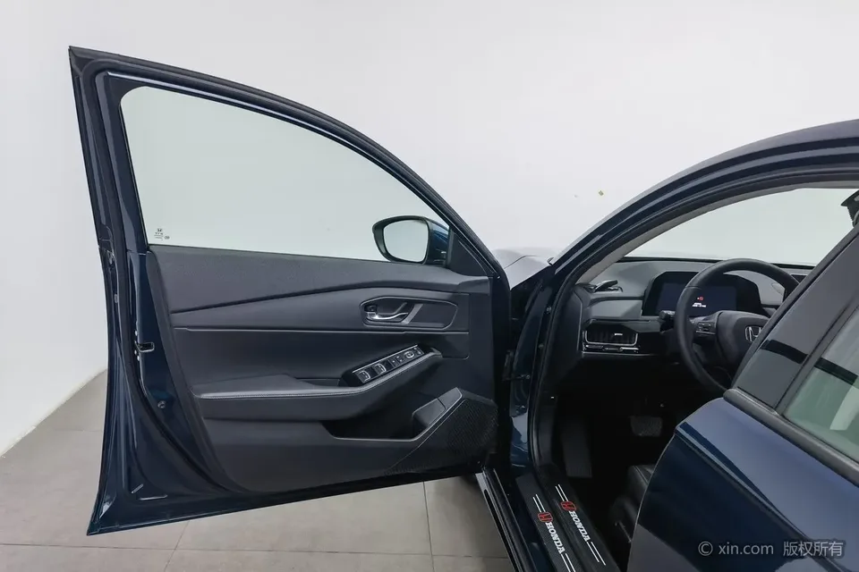 Honda Inspire 260TURBO Exquisite Edition 2023 — миниатюра 4