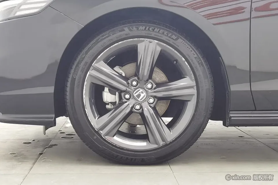 Honda Inspire 260TURBO Exquisite Edition 2024 — миниатюра 4