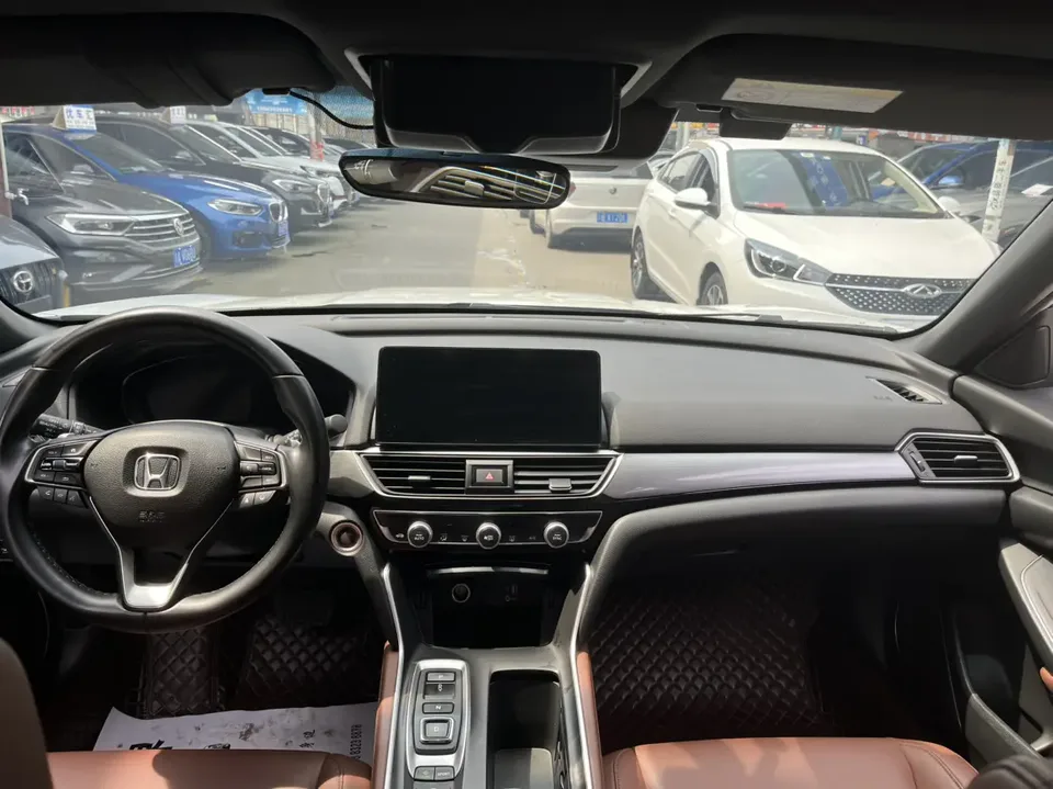 Honda Inspire 2022 Insignia Hybrid 2.0L Pure Elegant Edition 2023 — миниатюра 3